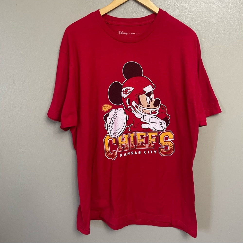 Disney X Junk Food Mickey Chiefs XL shirt
NFL red